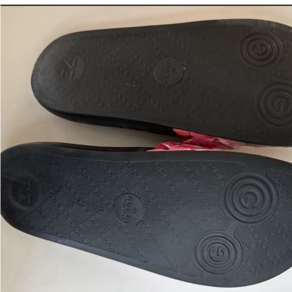 🔥- Gucci Slides Size 8 barely worn perfect condition - Picture 13 of 13
